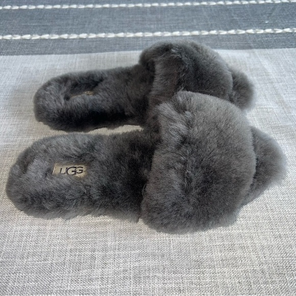 UGG Fluff Slide II Sheepskin Slipper flip flops Gray Size US 5 - Picture 2 of 6
